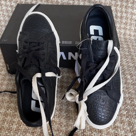 Converse Ctas Hi Black Currant/Black/White WMNS - Picture 13 of 16